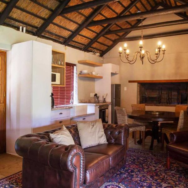 Kransfontein-Accommodation-Stilbaai-Writer's-Cottage-5